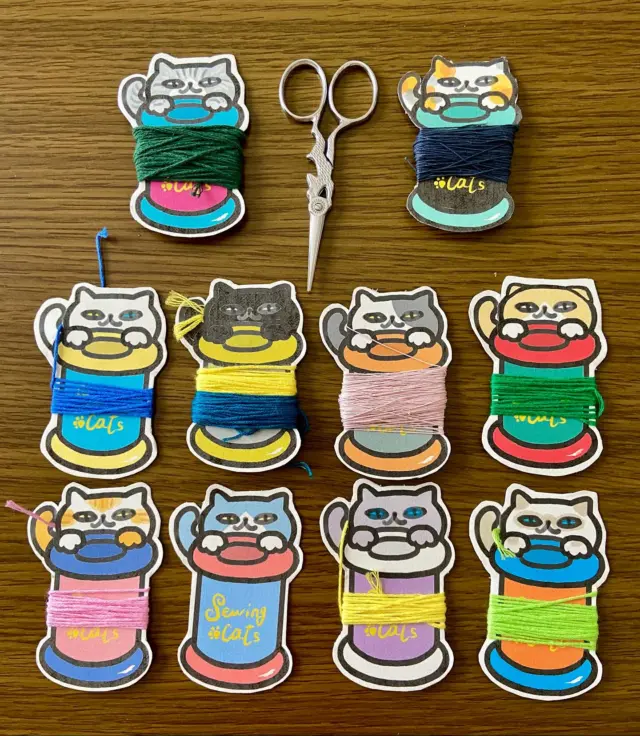 🐈刺繍のお供🪡

7月からずっと刺繍をしているのですが、色が形がと考えるとなかなか進みませんね😂
途中猫の糸巻きに癒されながらやっています🐈

それと引き出しから出てきた粘土で動物さんを作ってみました😂先日シルバニアの一番くじが売り切れでして、買えない悔しさを作品作りで昇華いたしました🤣色付けは、、、また今度😅

毎日暑いですが、若干涼しくなった様な、、、？
しかし皆様気を抜かず、お身体を大事にお過ごしください🌻

#猫グッズ #cat #ねこ #猫 
#handmade #ハンドメイド #japan  #sewing